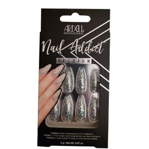 Ardell Nail Addict Premium with Sparkling Silver Glitter